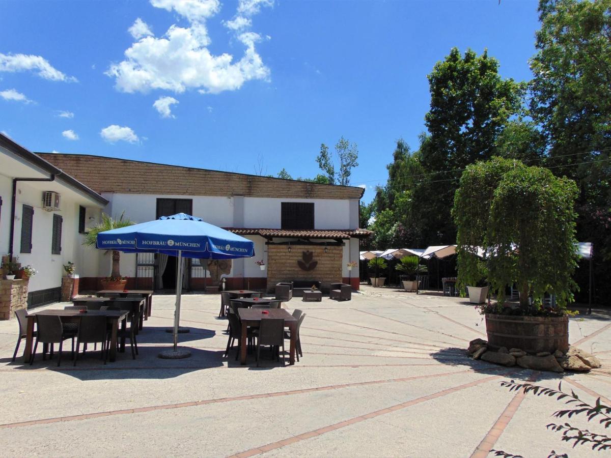 Casale Rurale Bed & Breakfast San Marco Evangelista Bagian luar foto